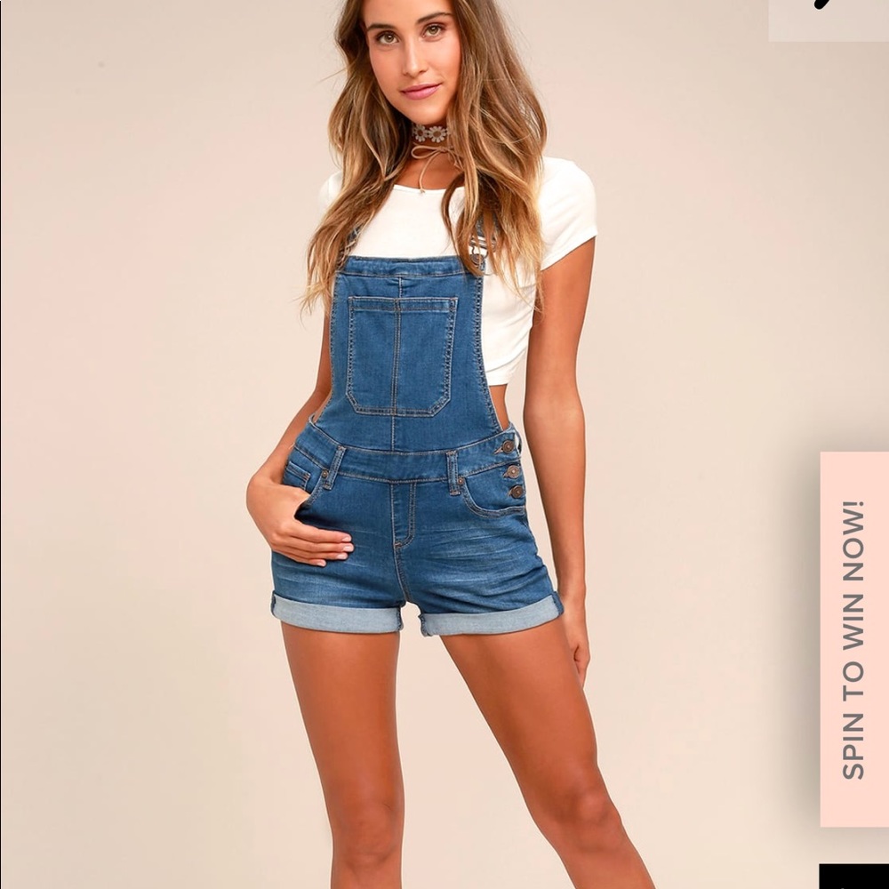 Lulu’s Medium Wash Denim Overalls